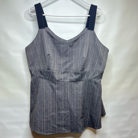 Torrid Womens Gray/Black Chevron Ponte Peplum Tank Size 2X Side Zip RN 148862 - Picture 2 of 10